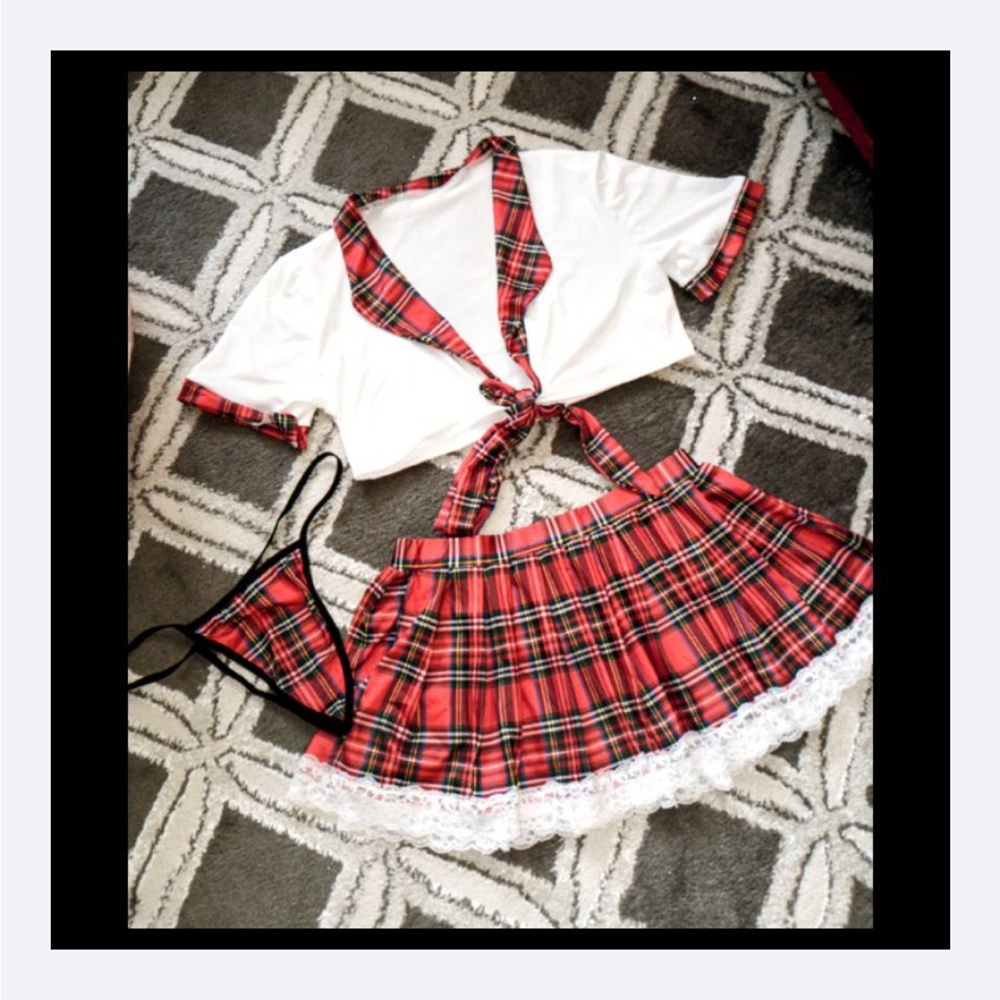 3 Piece Trio. Top. Skirt and Thong Size Medium. - Picture 7 of 11